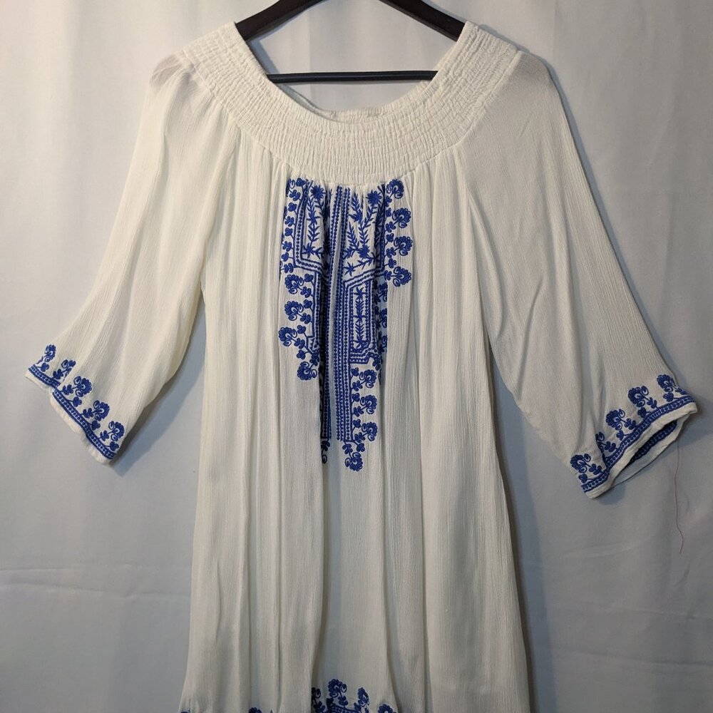 Cute Option Women's White/ Blue Embroidered Dress Size Large